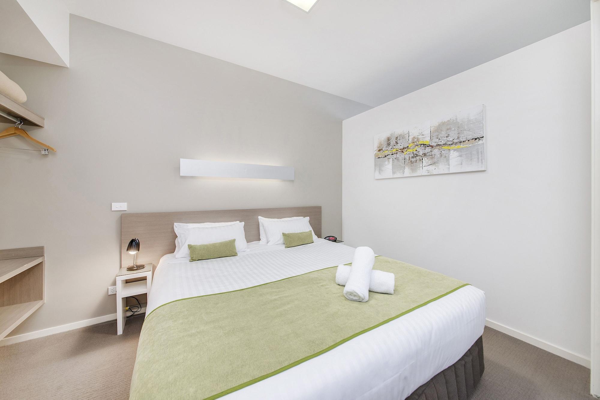 Abode Gungahlin Aparthotel Канбера Екстериор снимка