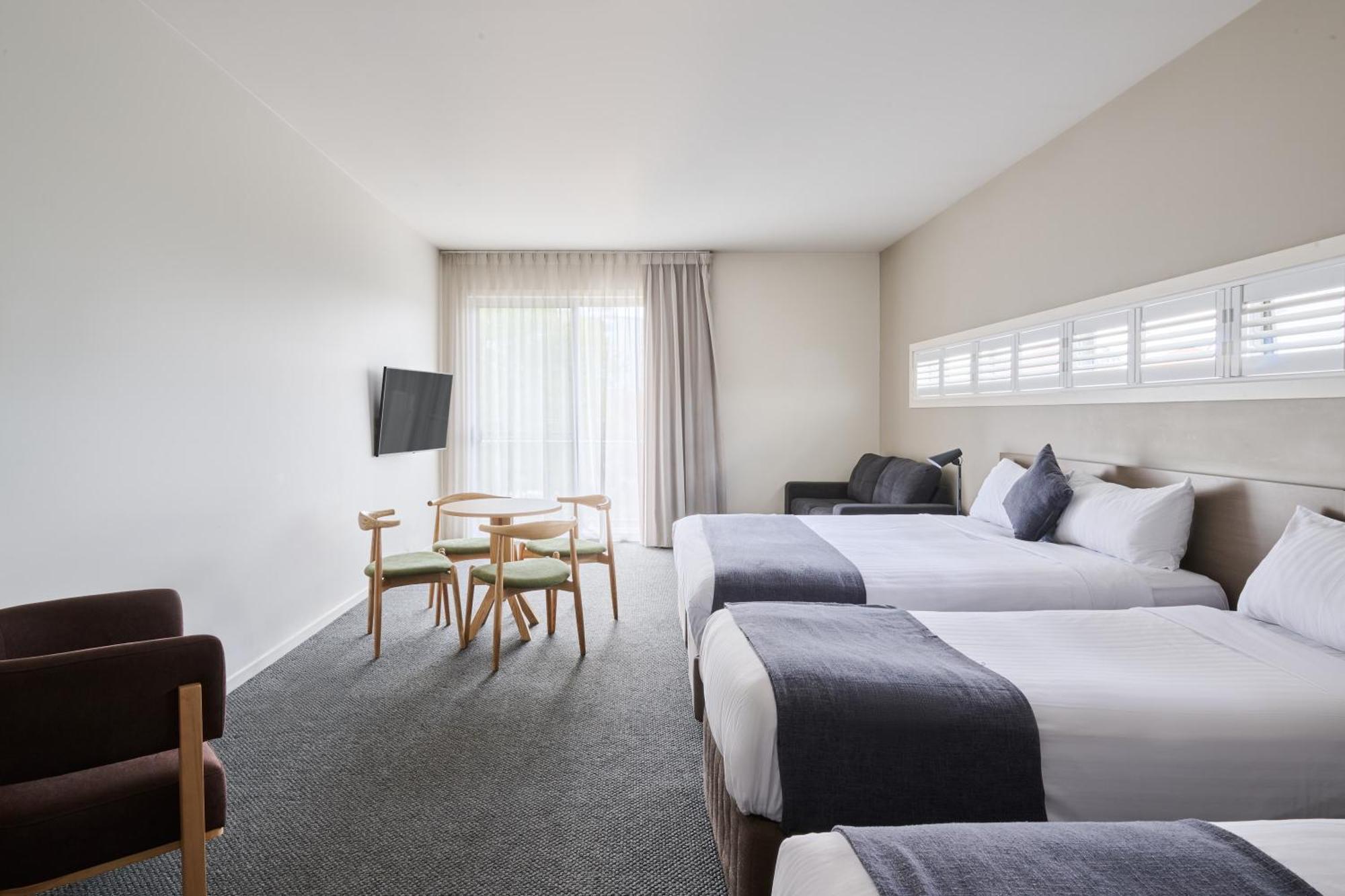 Abode Gungahlin Aparthotel Канбера Екстериор снимка