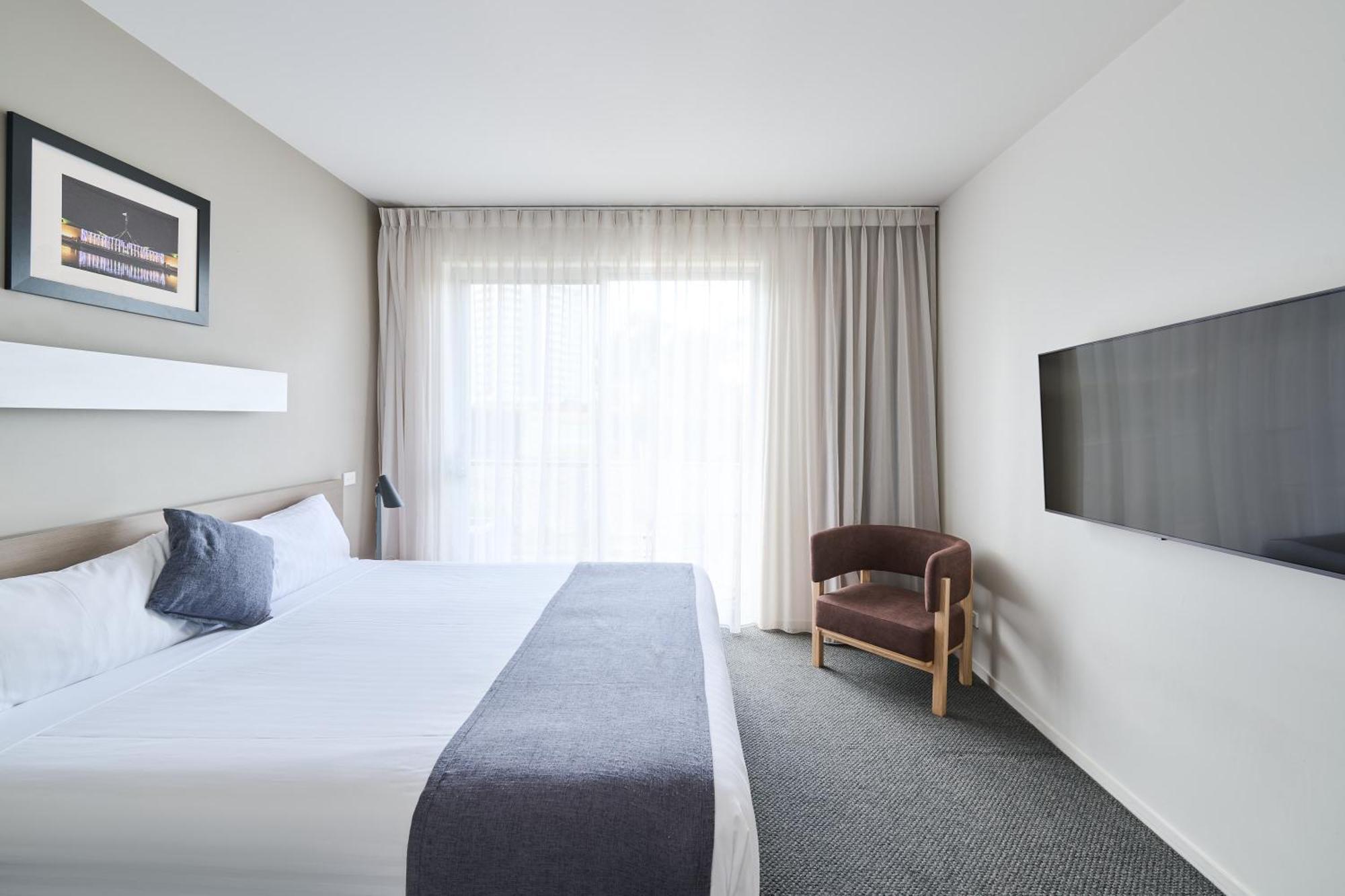 Abode Gungahlin Aparthotel Канбера Екстериор снимка