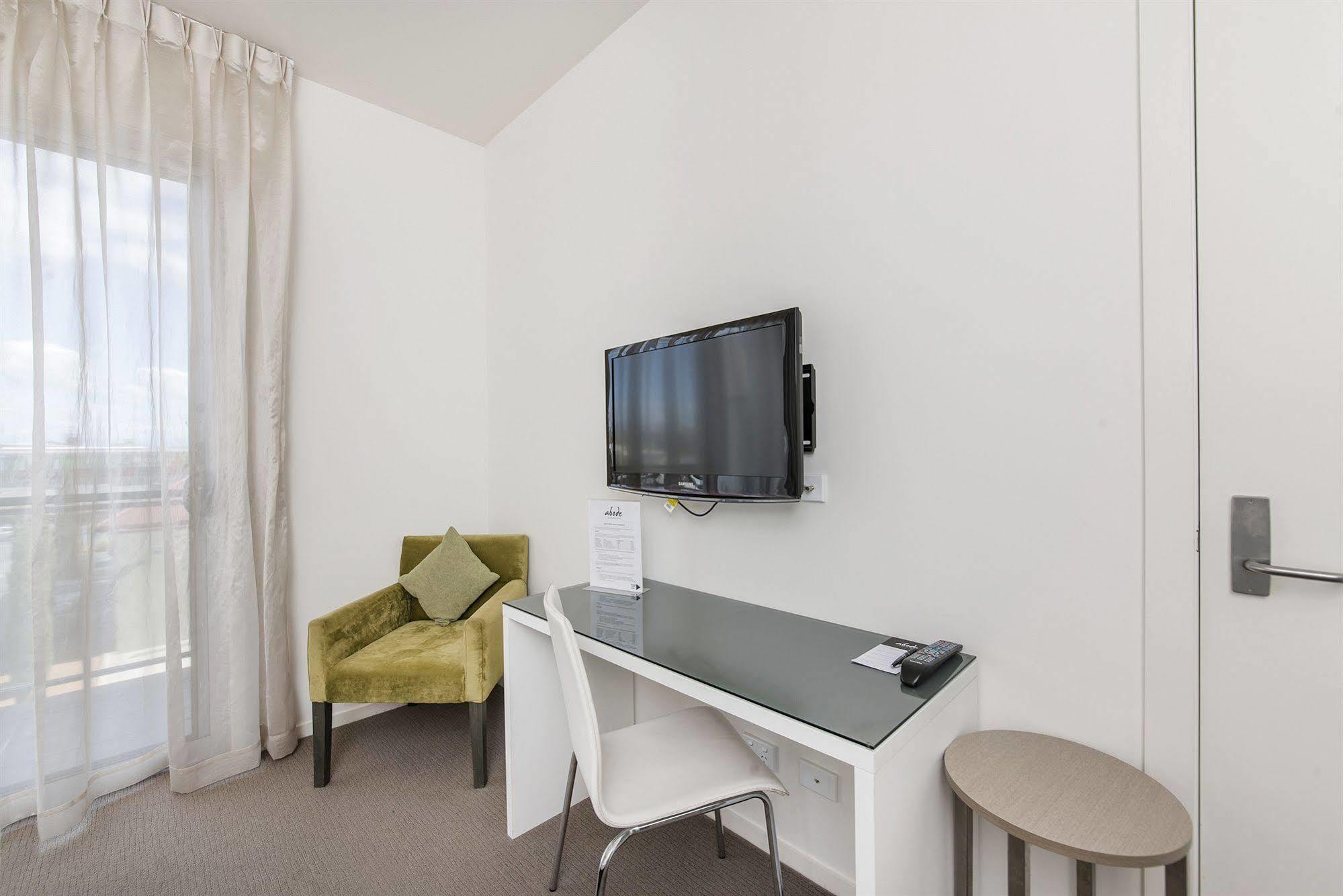 Abode Gungahlin Aparthotel Канбера Екстериор снимка