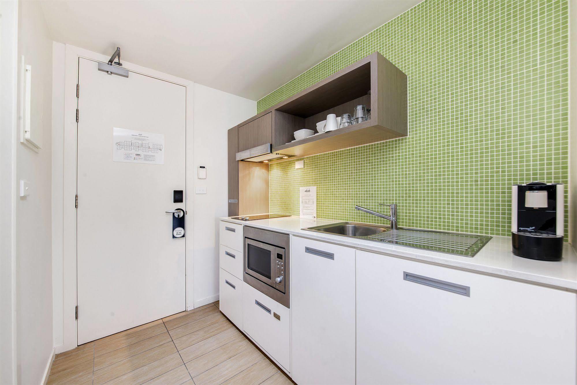 Abode Gungahlin Aparthotel Канбера Екстериор снимка