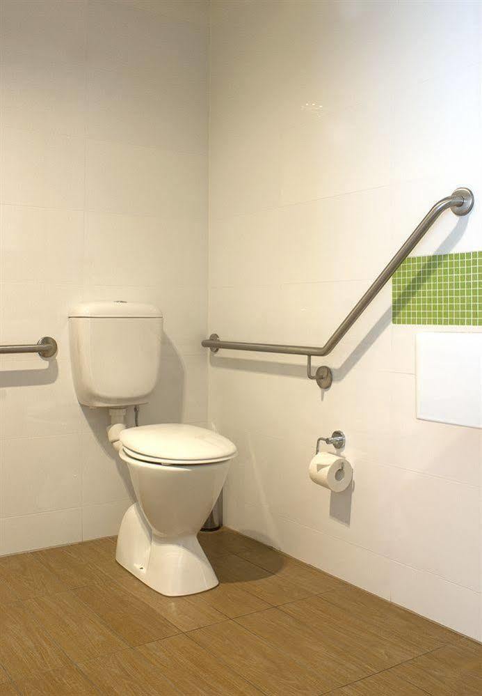 Abode Gungahlin Aparthotel Канбера Екстериор снимка